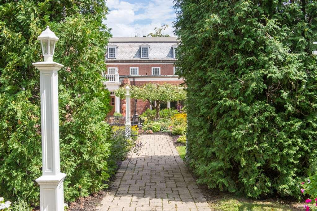 The Exeter Inn Экстерьер фото